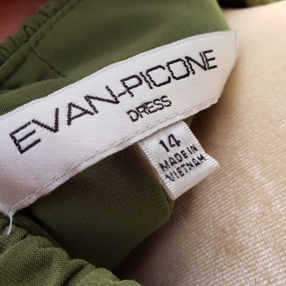 Evan-Picone Emerald Green Dress - Picture 3 of 4